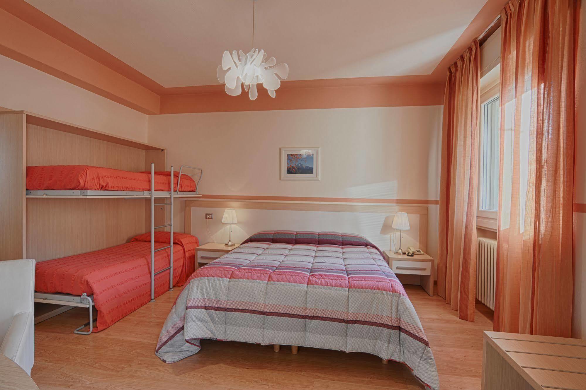 Hotel Europa - Сорико Екстериор снимка